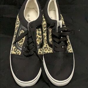 Sole mates- laced black canvas with leopard print